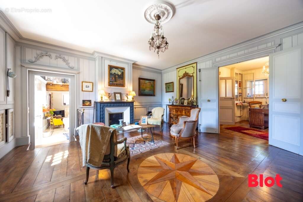 Maison à LE MINIHIC-SUR-RANCE