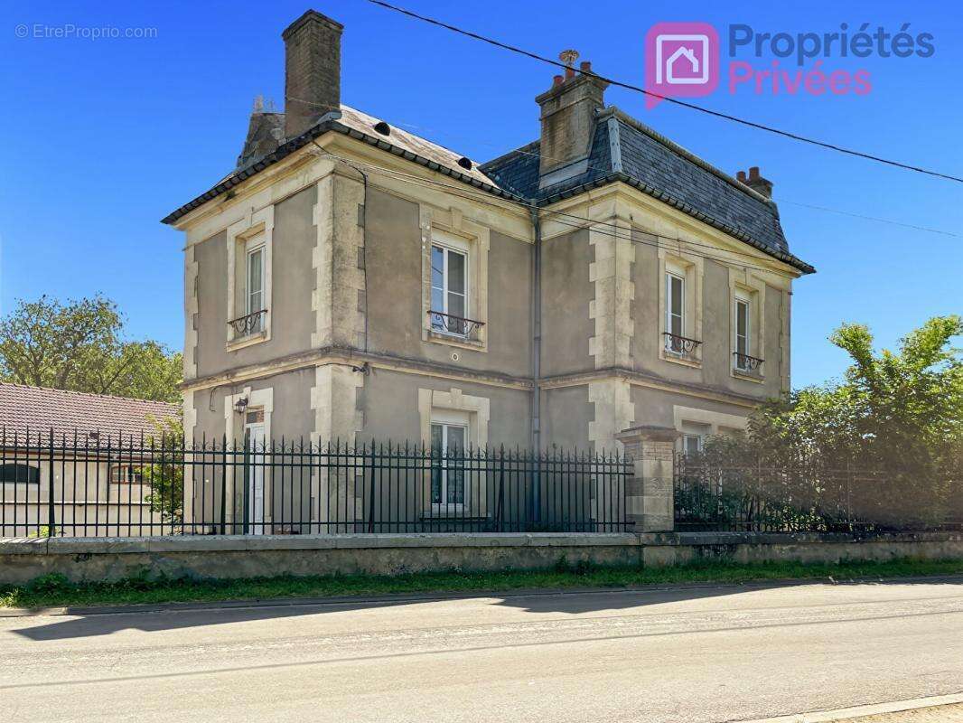 54200 Dommartin Les Toul, Maison de Maître 173m2/4CH/Garage sur 1729m² de terrain clos 495000HAI - photo 11