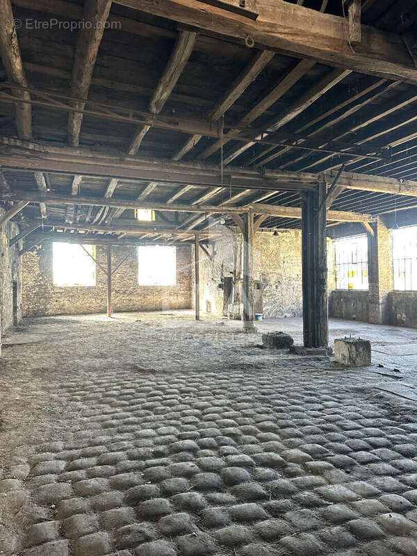 Autre à MONTEREAU-FAULT-YONNE