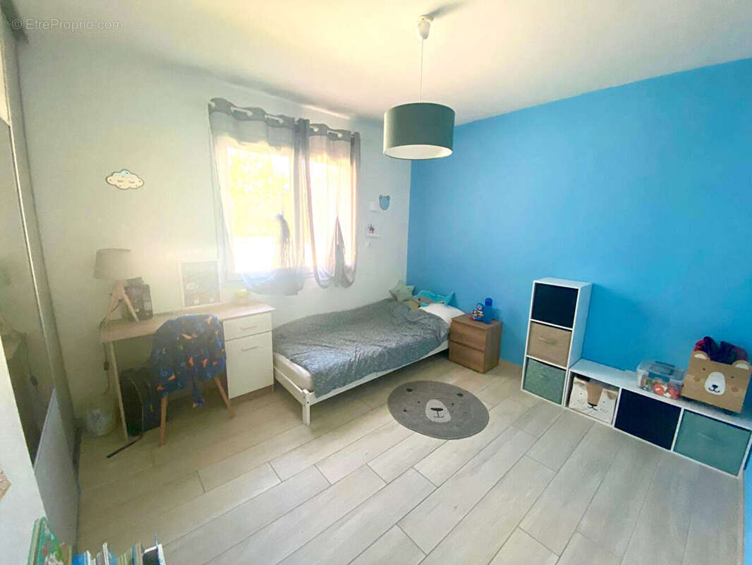 Maison de plain-pied, Saint-Maurice-de-Gourdans 154 m2 sur un terrain de 637m² - photo 14
