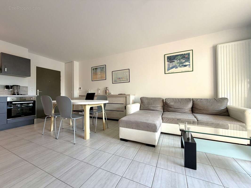 Pièce de vie - Appartement à NOTRE-DAME-DE-RIEZ