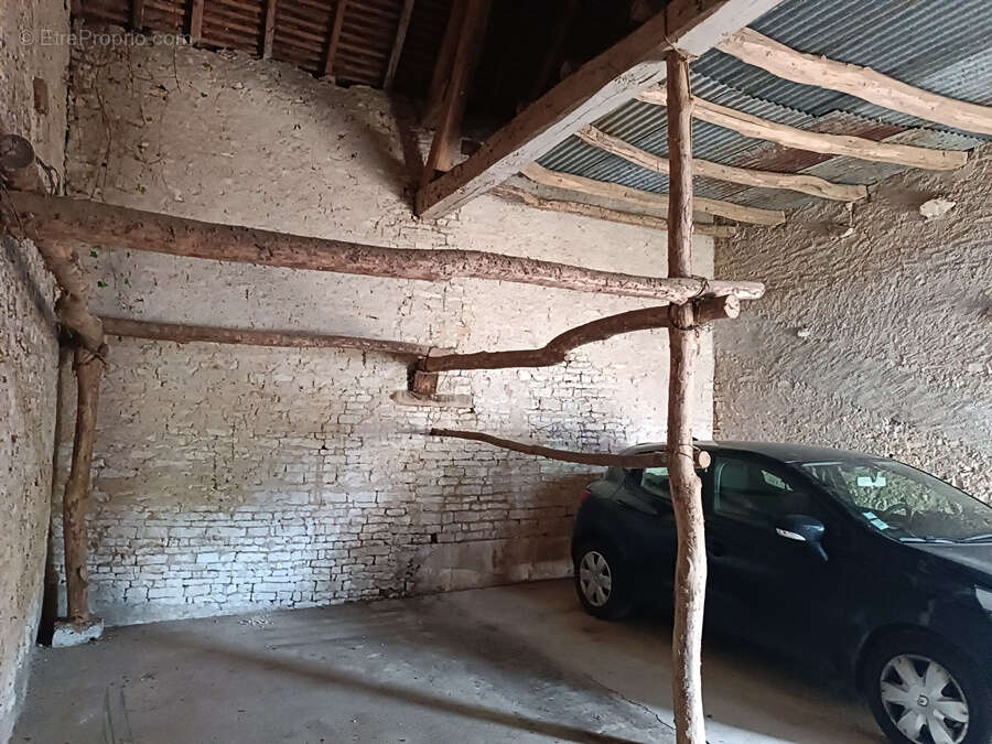 Maison à CORNUSSE