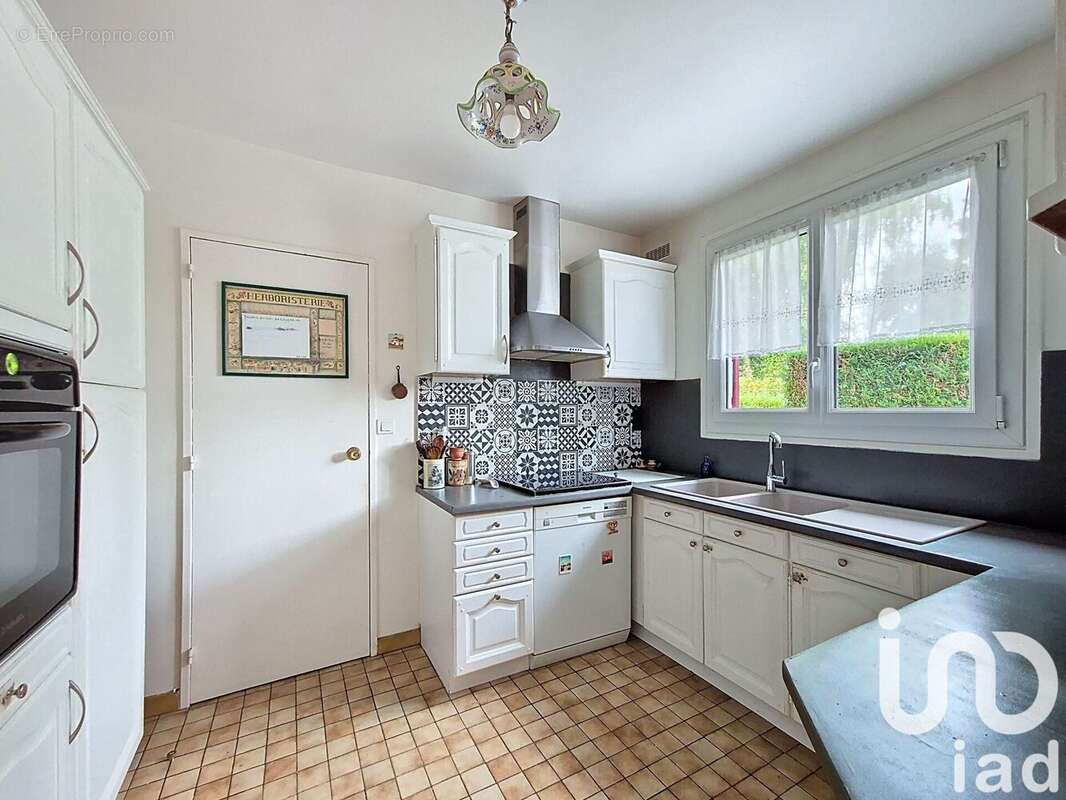 Photo 6 - Maison à LE MESNIL-SAINT-DENIS