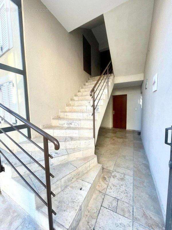 Appartement à SIX-FOURS-LES-PLAGES