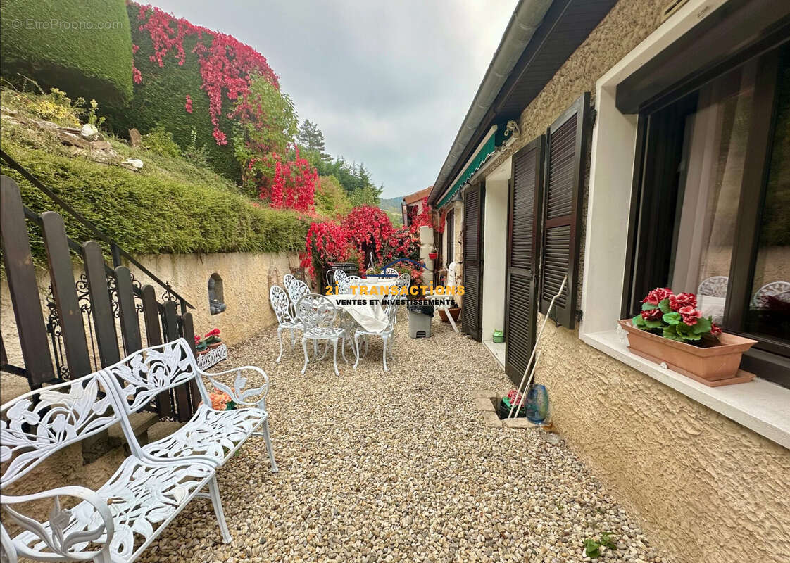 Maison à LA VALLA-EN-GIER