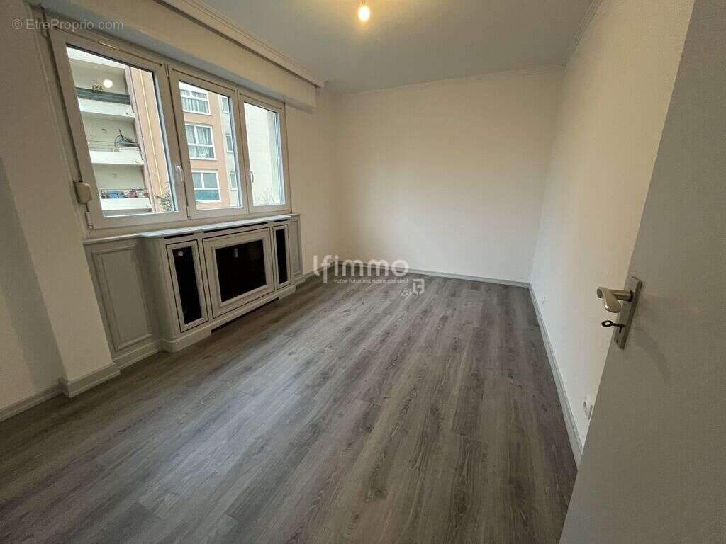 Appartement T4 97m2 avec garage - photo 8