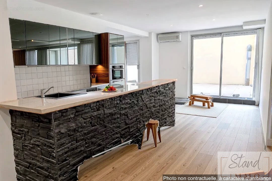 Appartement à MARSEILLE-5E