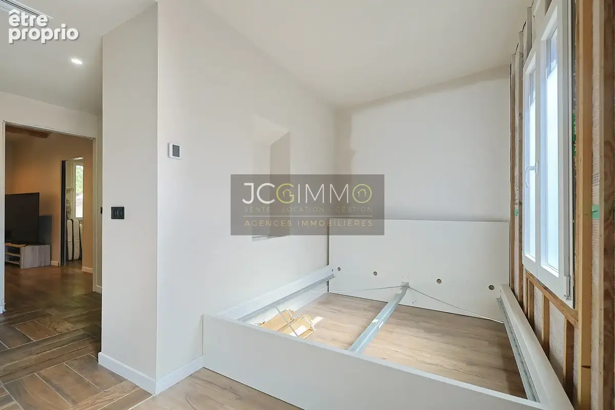 Maison T7 rénovée + Remise + Cour extérieur - photo 14
