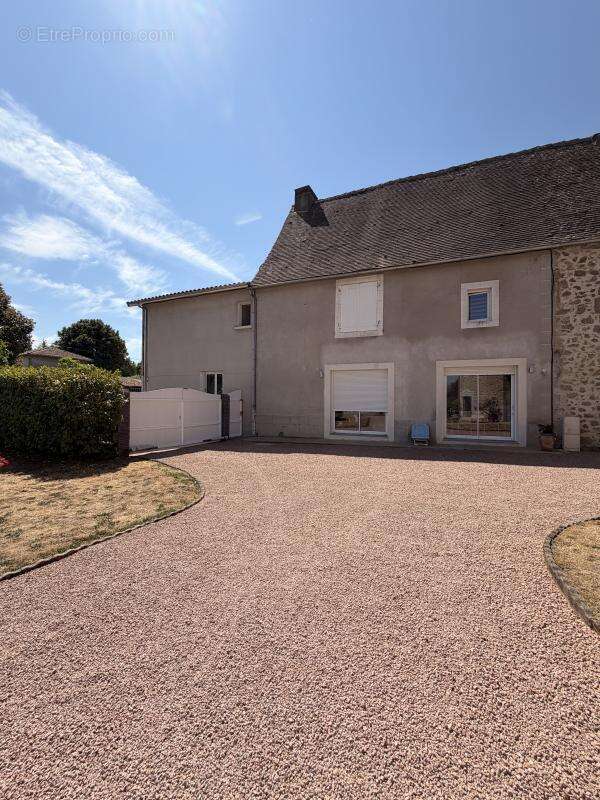 Maison 180 m² à Piegut-Pluviers  - photo 34