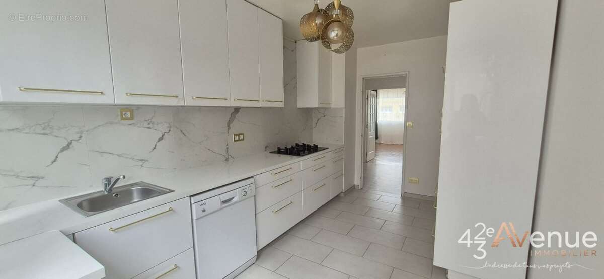 Appartement 83 m² à Saint-Etienne  - photo 9