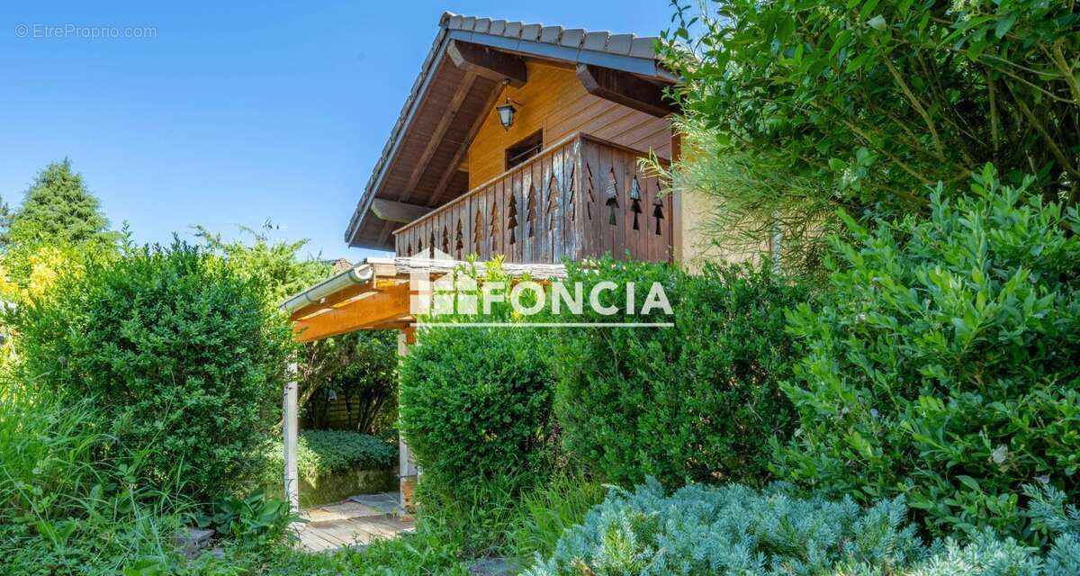 Propriété ensemble de 2 maisons  dont une annexe indépendante Chalet LAMBERSENS  -à moins de 10 mn du Lac d'Annecy 11 Pièces •   - photo 20