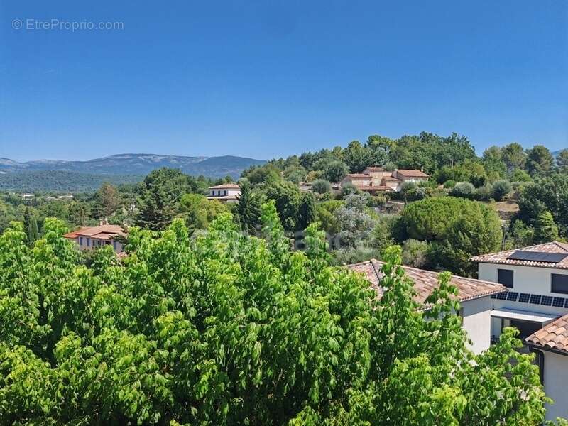 Appartement à MONTAUROUX