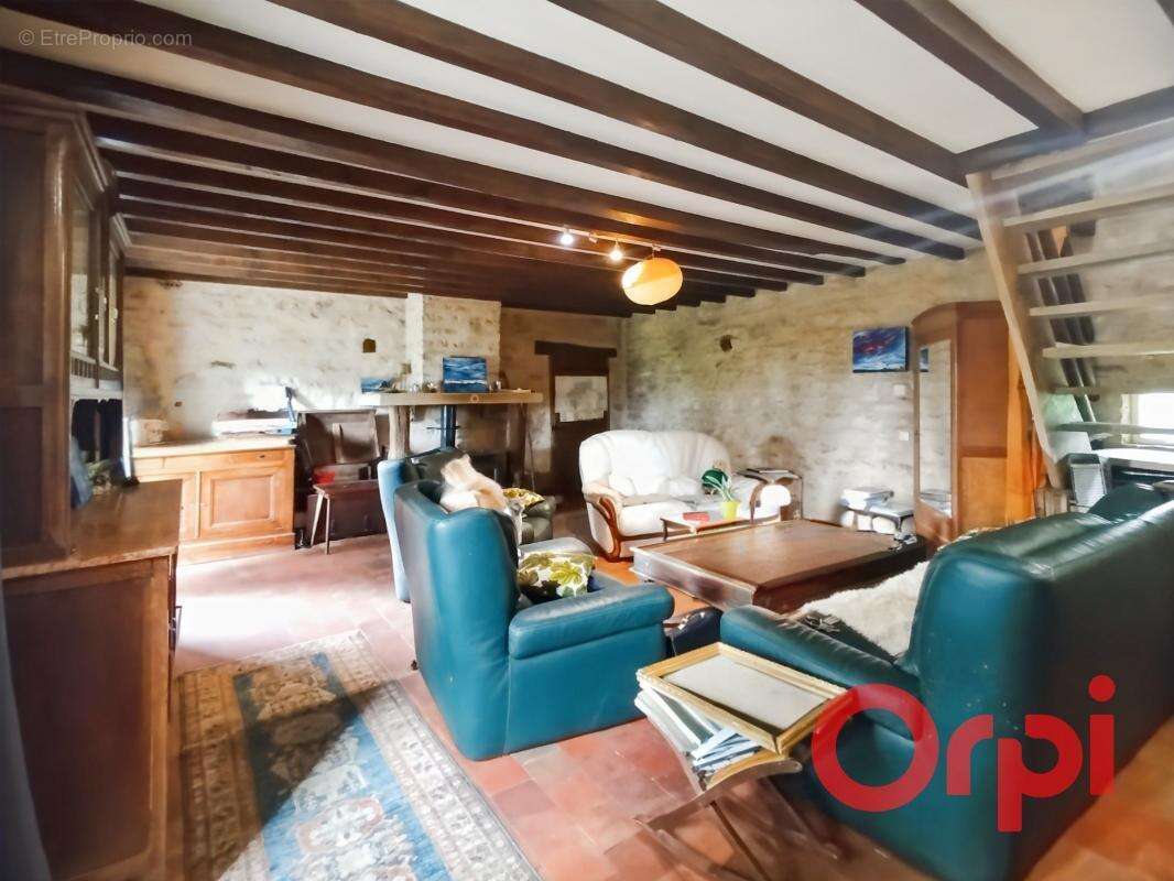 Maison à LURCY-LEVIS