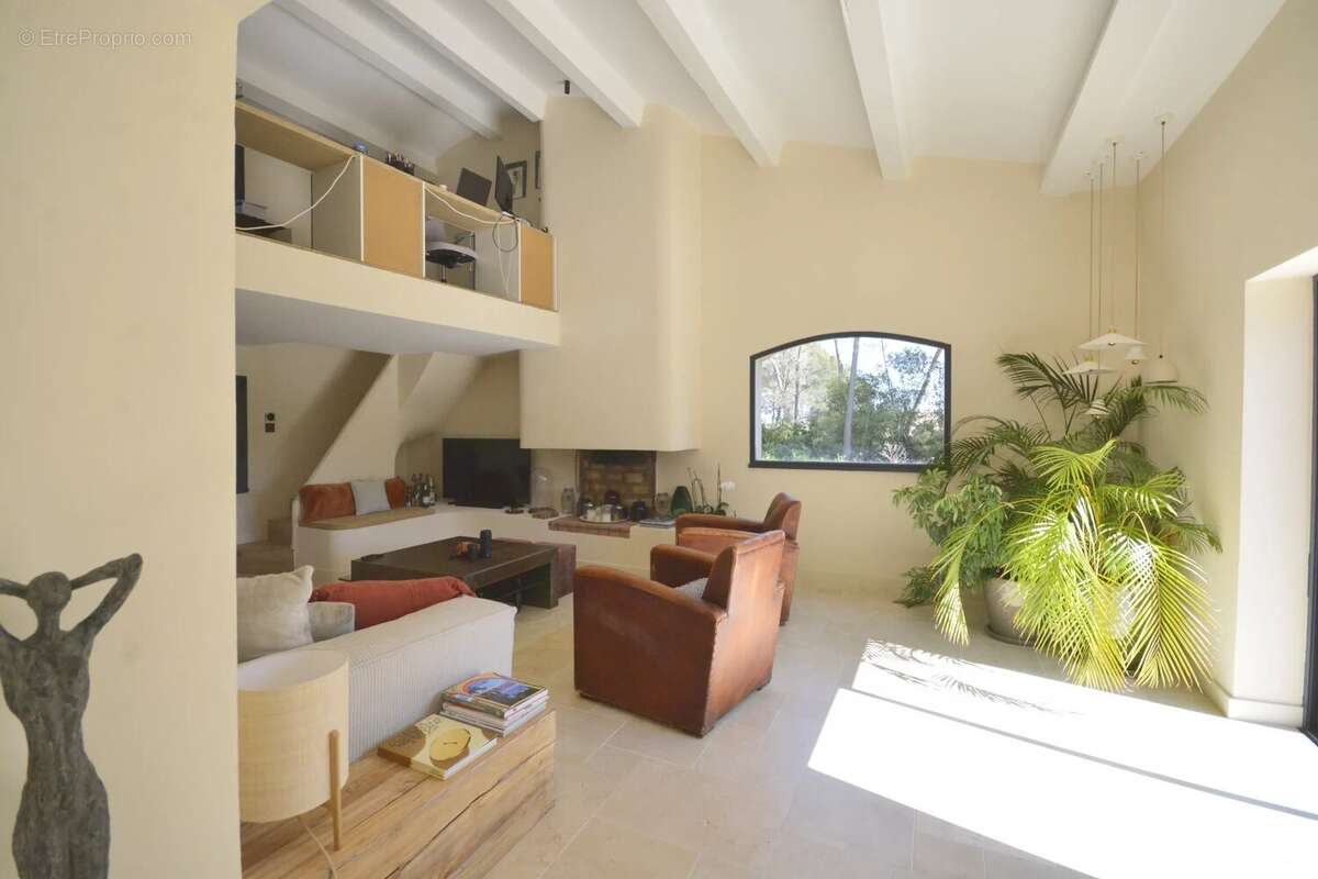 Maison à MOUGINS