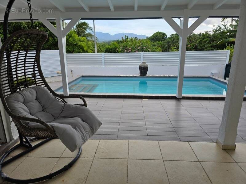 Maison à BAIE-MAHAULT