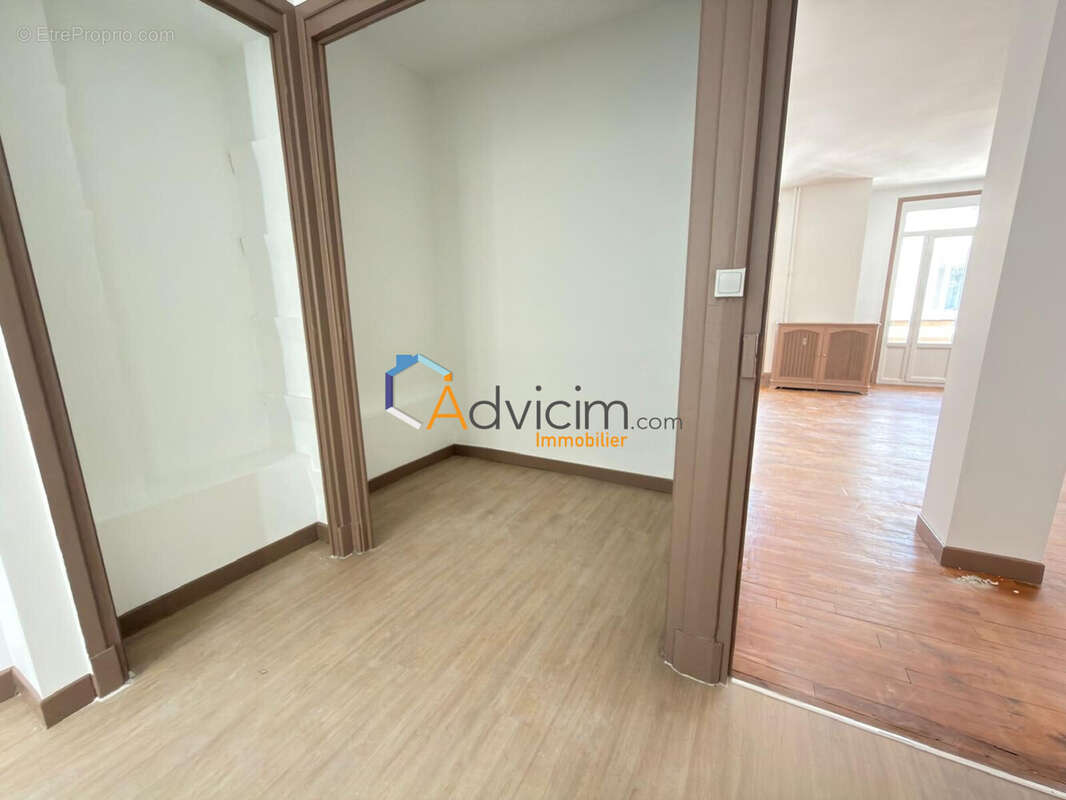 Appartement 75 m² à Saint-Etienne  - photo 7