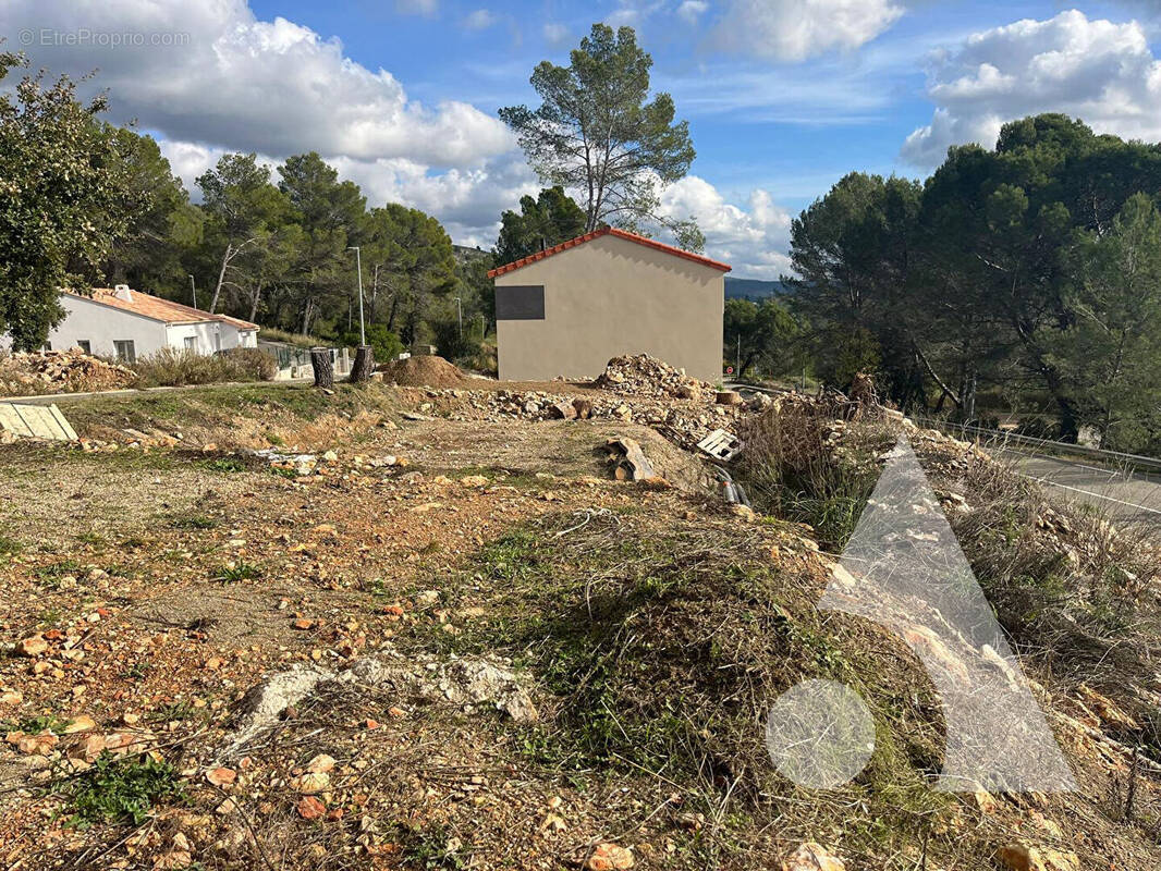 Terrain à SALERNES