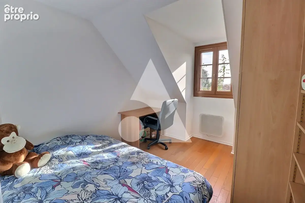 Maison individuel 7 pièces avec piscine - CENTRE VILLE - photo 8