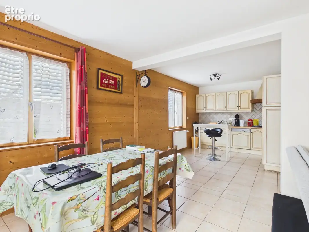 Maison composée de 3 appartements et terrain de 2 378 m2 - photo 5