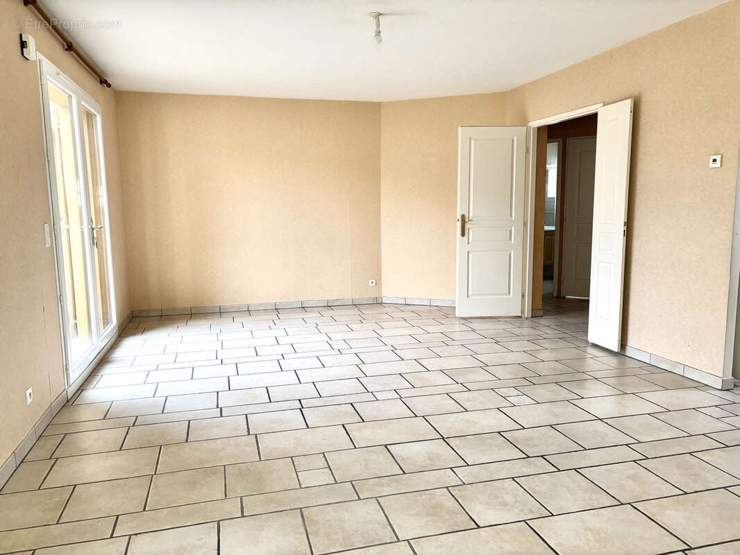 Appartement à SEGNY