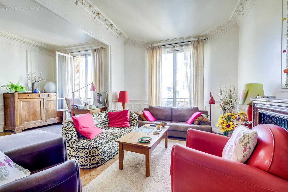 Appartement à PARIS-14E