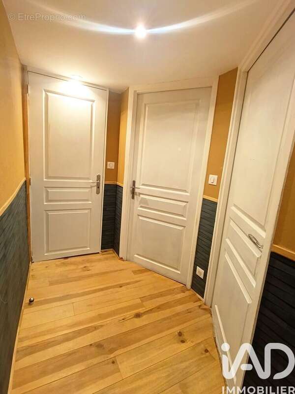Maison 225 m² à Saint-Bonnet-La-Riviere  - photo 7