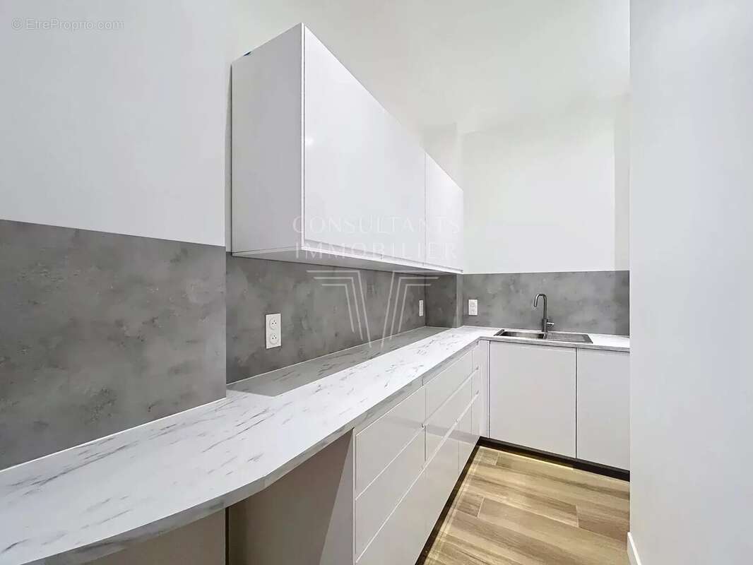 Appartement à PARIS-8E