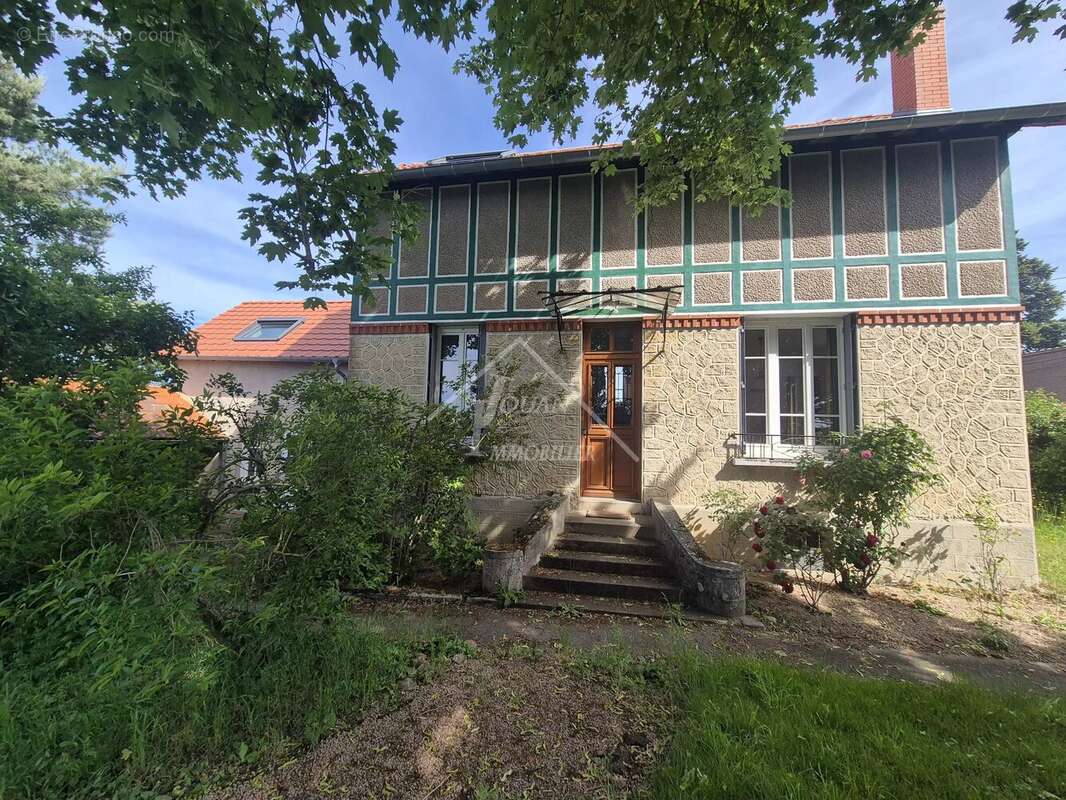 Maison à LALIZOLLE