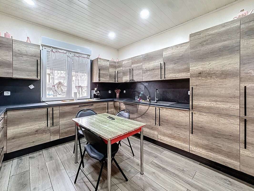 Maison à SAINT-QUENTIN