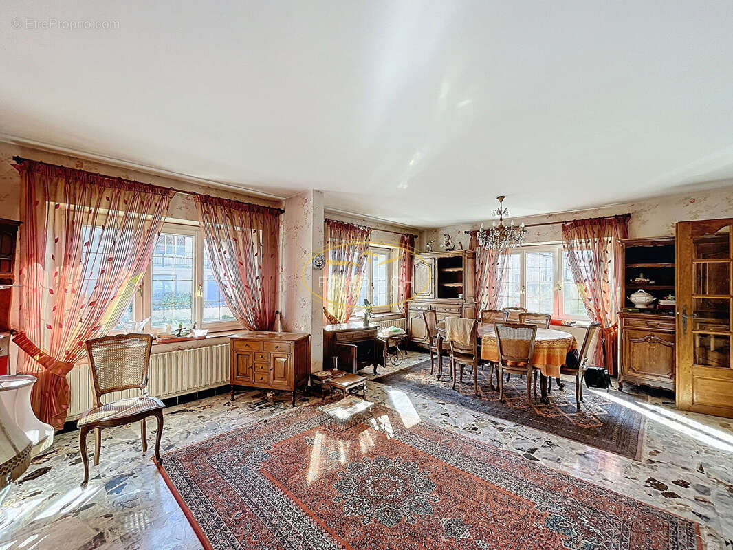 Maison familliale a renover - photo 2