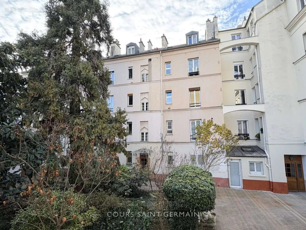 Appartement à PARIS-14E