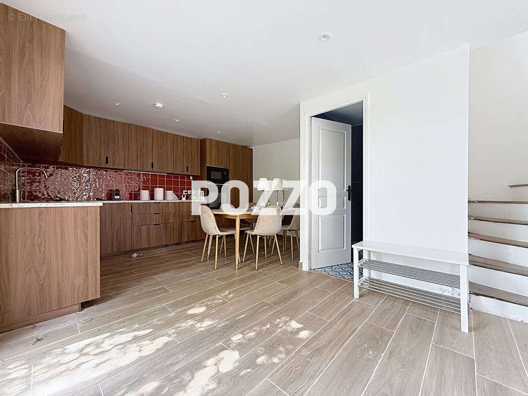 Maison à LA RIVIERE-SAINT-SAUVEUR