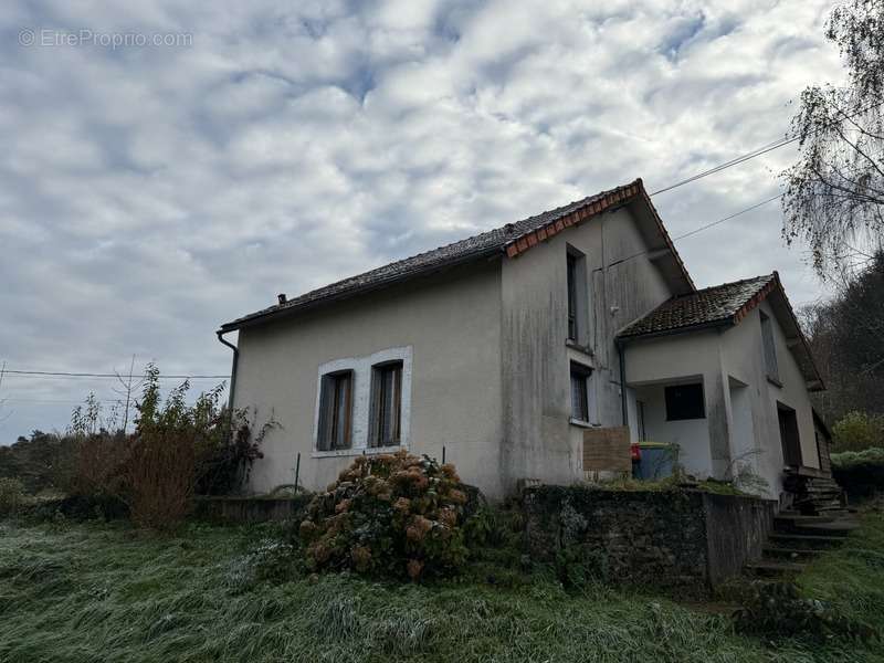 Maison à SAINT-LEGER-BRIDEREIX