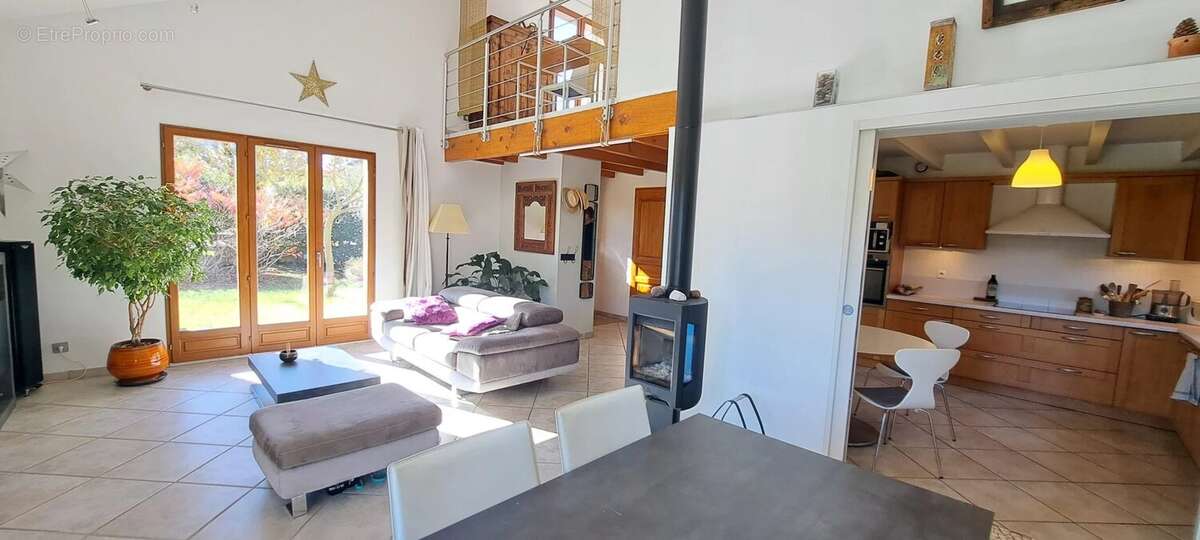 Maison à VARCES-ALLIERES-ET-RISSET