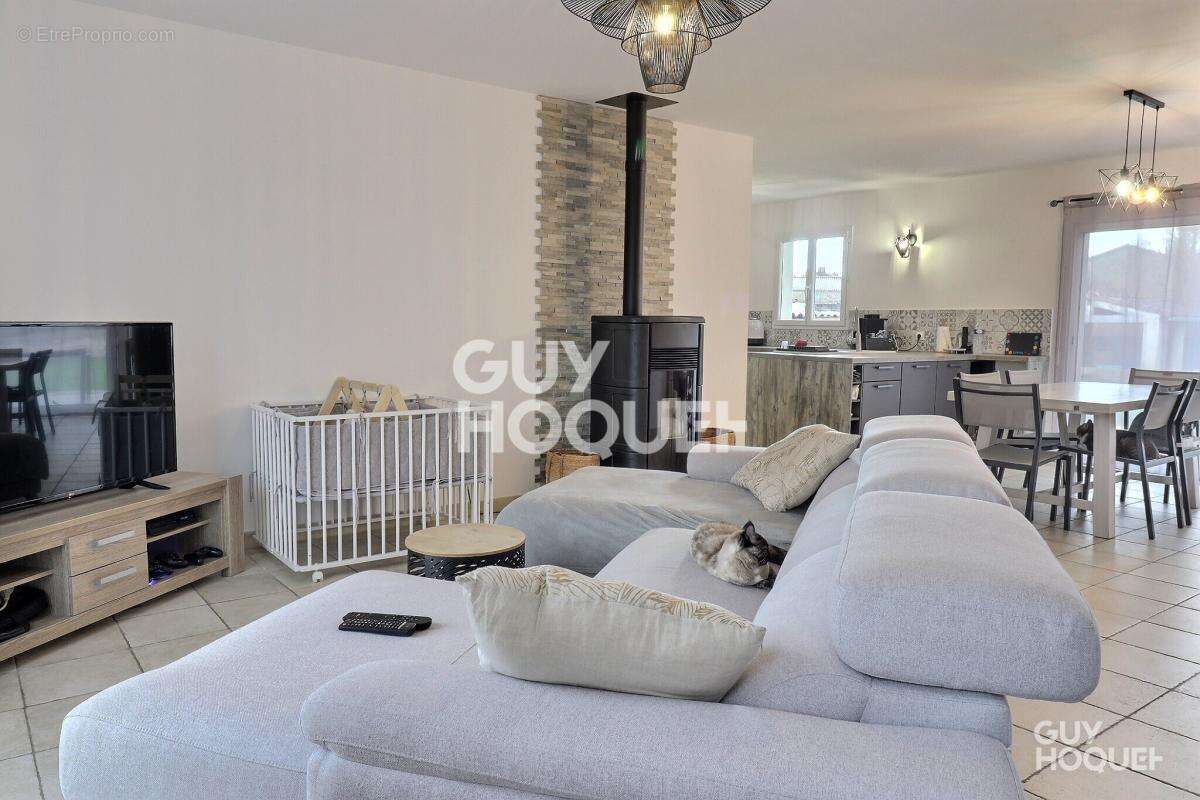 Maison à SAINT-CREPIN