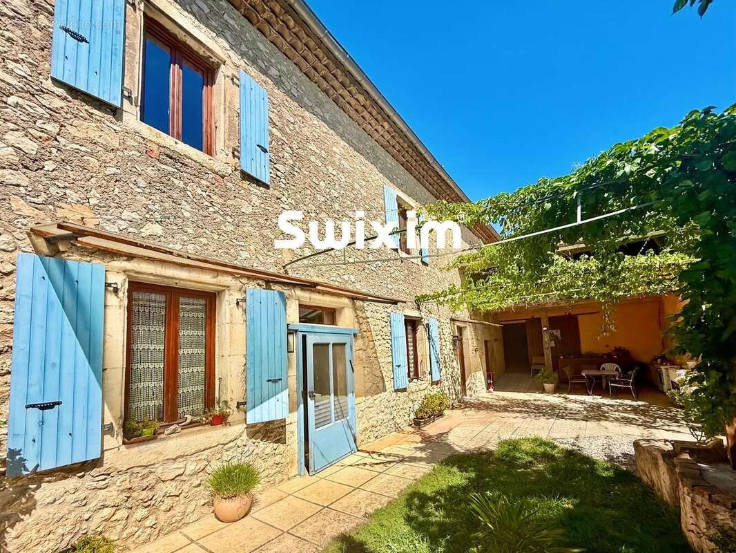 Maison à SAINT-MONTAN