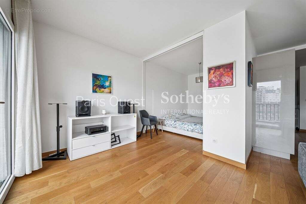 Appartement à NEUILLY-SUR-SEINE