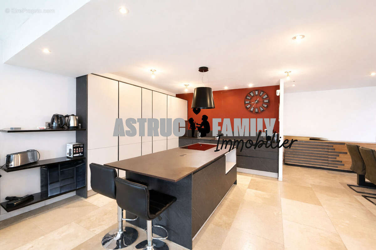 Maison à SAINT-LAURENT-D'AIGOUZE