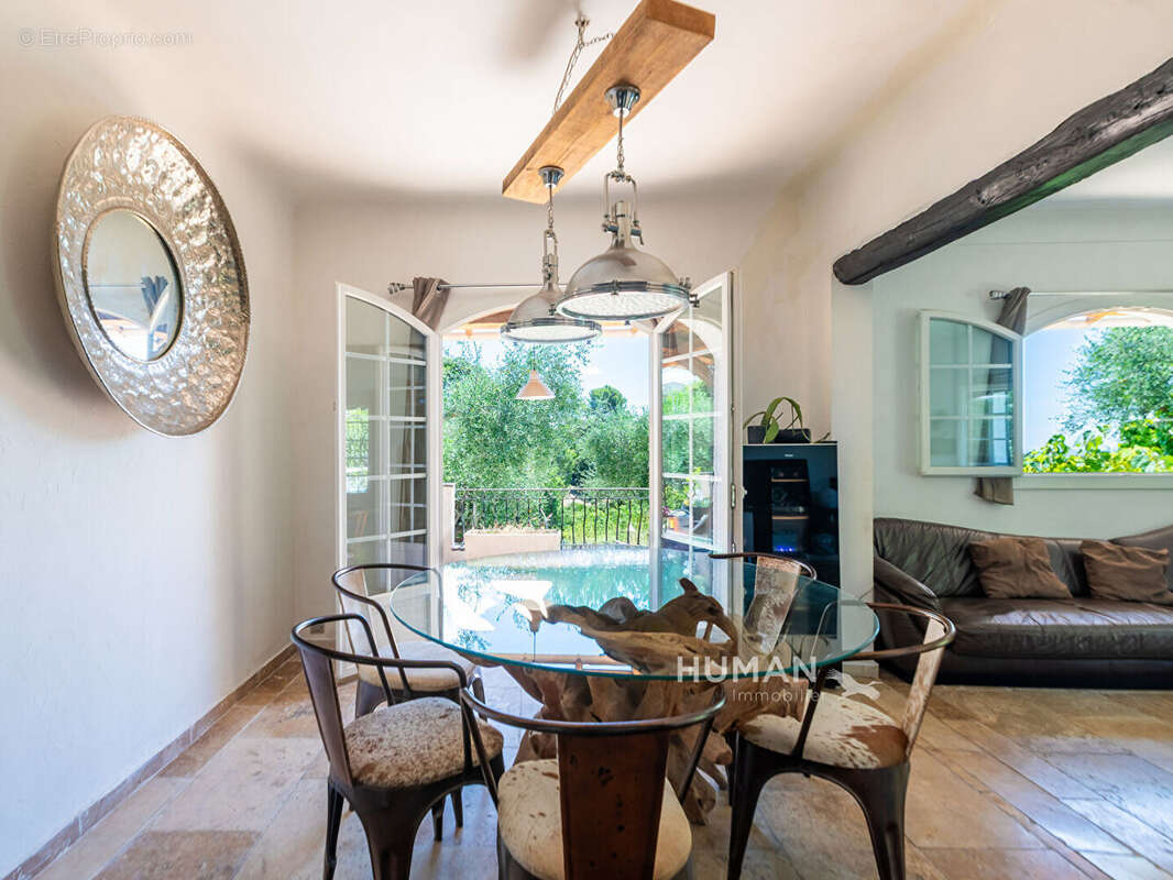 Mas provençal avec piscine - 156,43 m² développés - Fort potentiel d'aménagement - La Gaude - photo 6