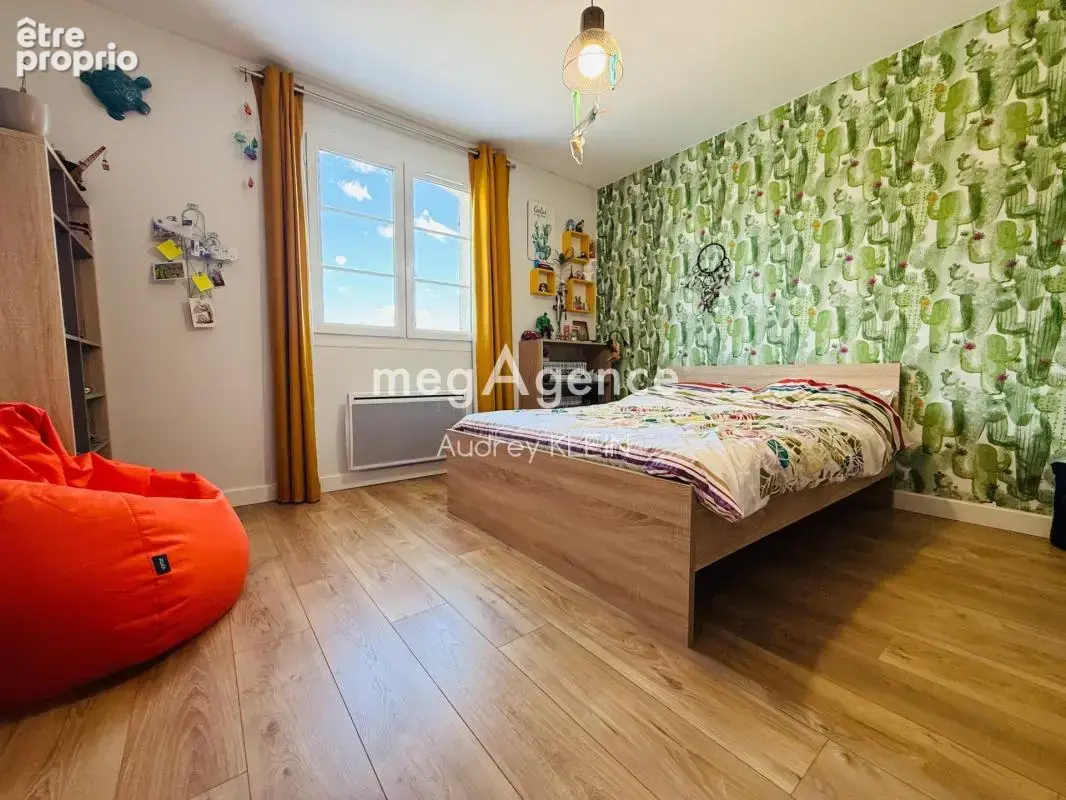Spacieuse maison familiale avec piscine et double garage - photo 16