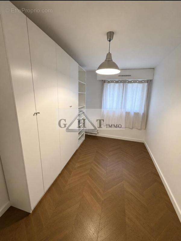 Cadre exceptionnel : Local professionnel/bureau 122m2 - photo 4