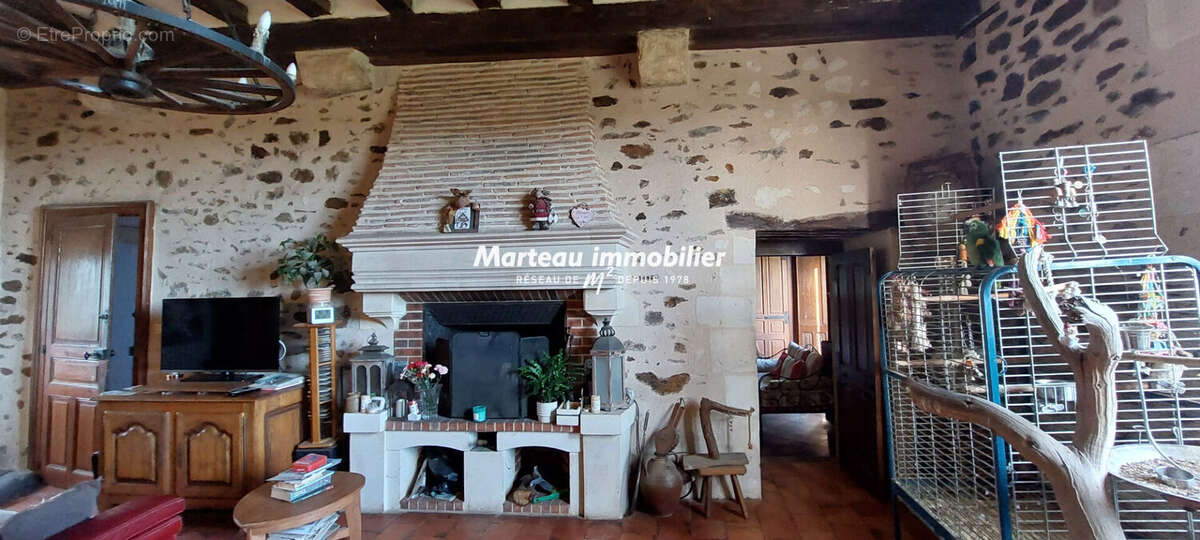 Maison à YVRE-LE-POLIN