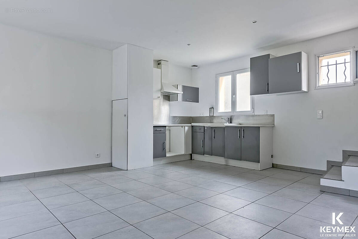 Maison à MERY-SUR-OISE