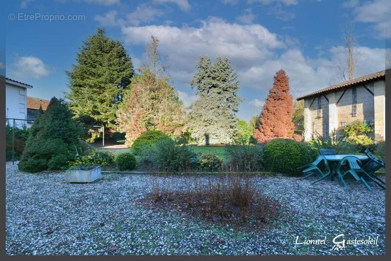 Maison à PINEUILH