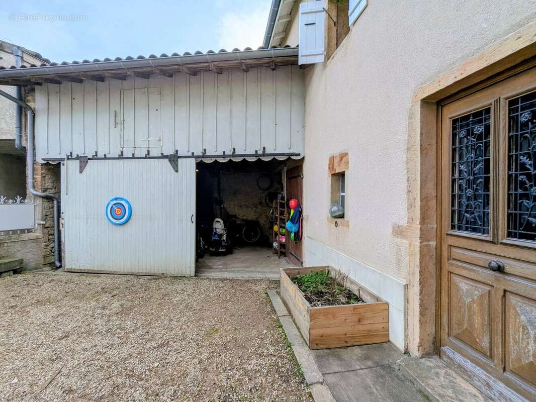 Maison 225 m² à Hurigny  - photo 31