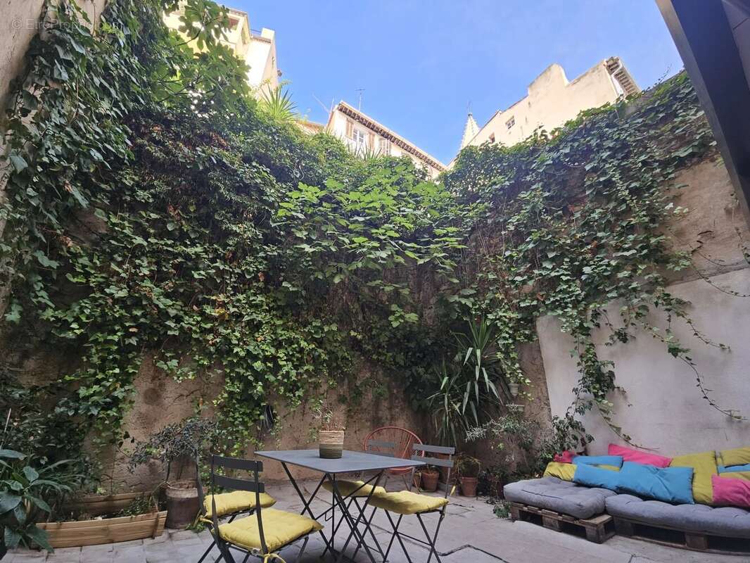 Appartement à MARSEILLE-2E