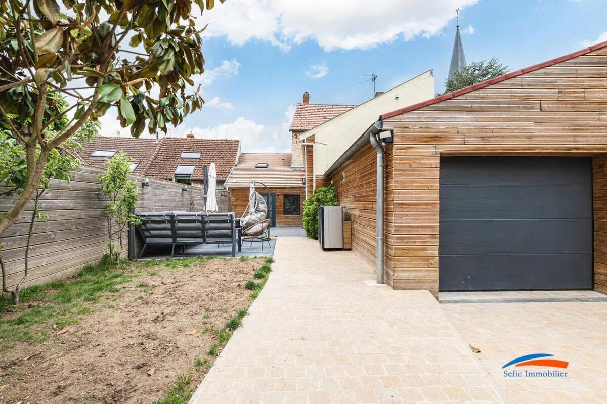   - Maison à HERMONVILLE