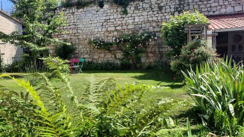 Maison à COURMELLES