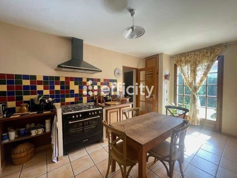 Maison à SALAISE-SUR-SANNE