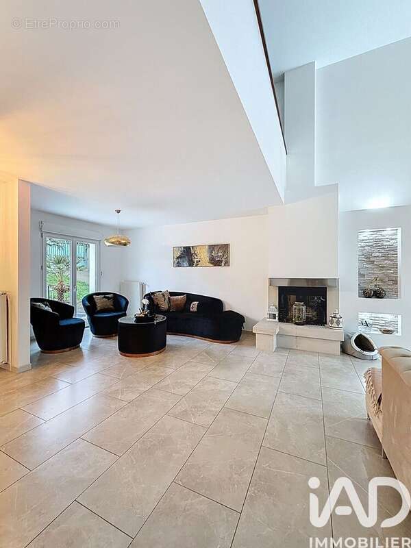 Photo 4 - Maison à SAINTRY-SUR-SEINE